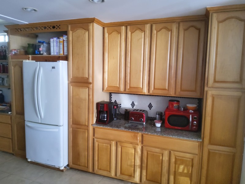 Kitchen, nice cabinets, lots of storage
