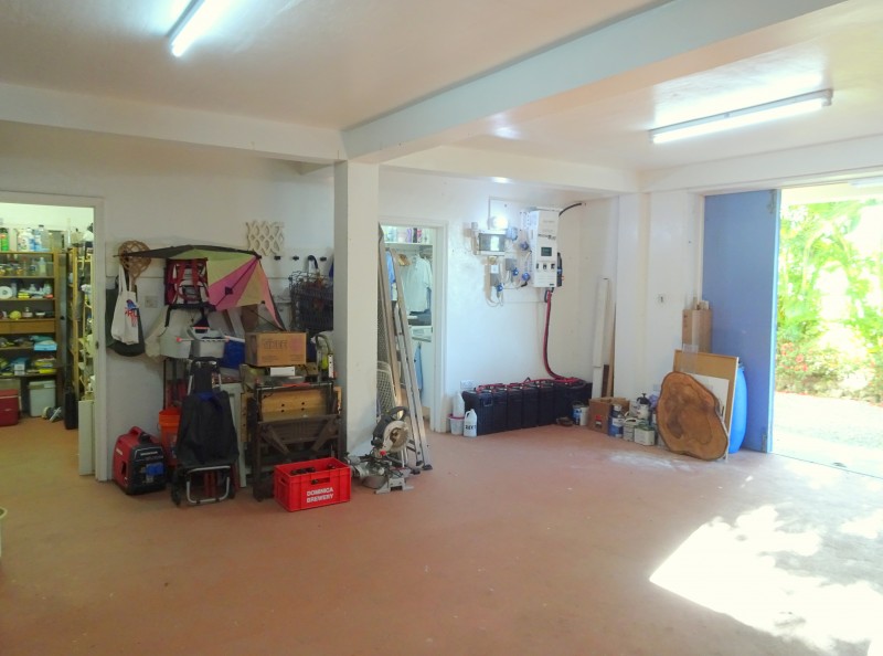 Garage / workshop